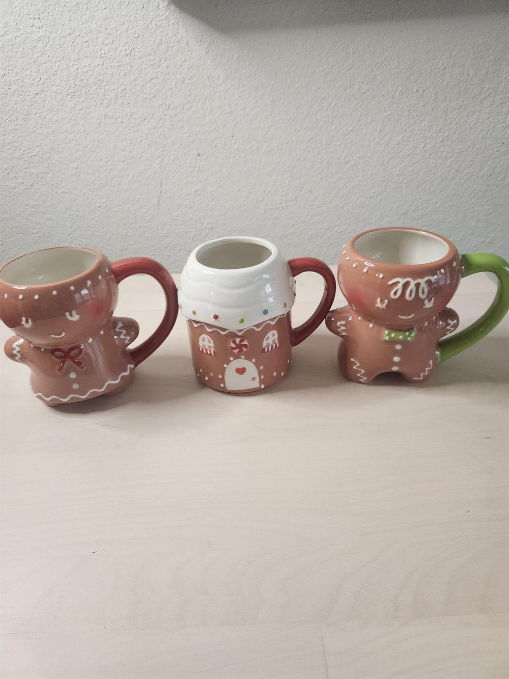 Target Gingerbread Ceramic Holiday Mugs - Brown, White, Green, Red